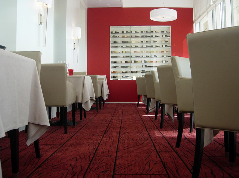 Moquette rouge d'une restaurant à Berne